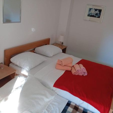 Apartmani L&Z Petrcane Esterno foto